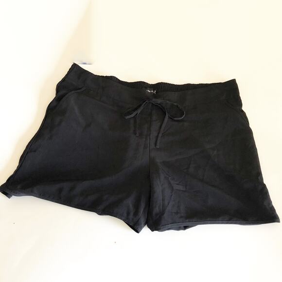 Torrid Shorts 18 | 20 Black 2 Drawstring Front Pockets Flowy - Picture 2 of 9